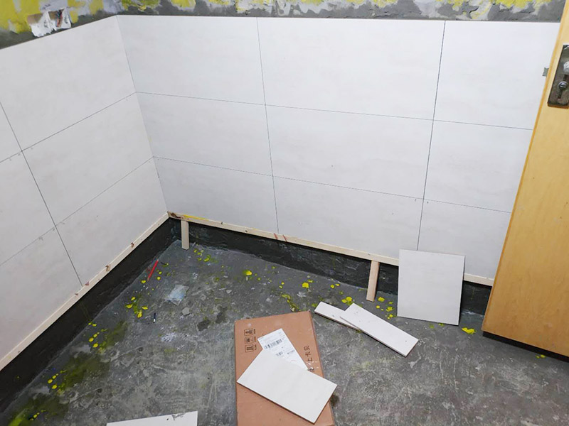 瓷磚地面翻新施工步驟,舊房翻新報價明細,瓷磚地面翻新維修服務(wù),舊家翻新的瓷磚地面怎么處理,翻新瓷磚地面注意事項 